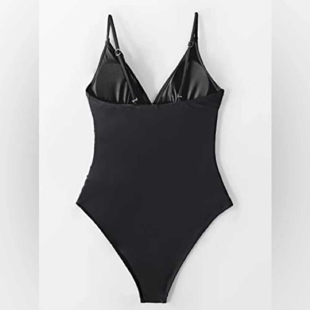 Medium Black CUPSHE Women's Shirring Design V-Neck Low Back One Piece Swimsuit - Picture 5 of 7